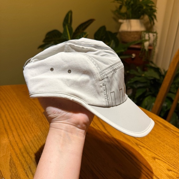 Lululemon Drawcord Hiking Cap Size S/M NWT - Picture 2 of 10